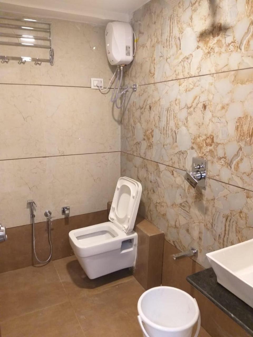 Hotel Royal King By Sky Stays Ахмедабад Екстериор снимка